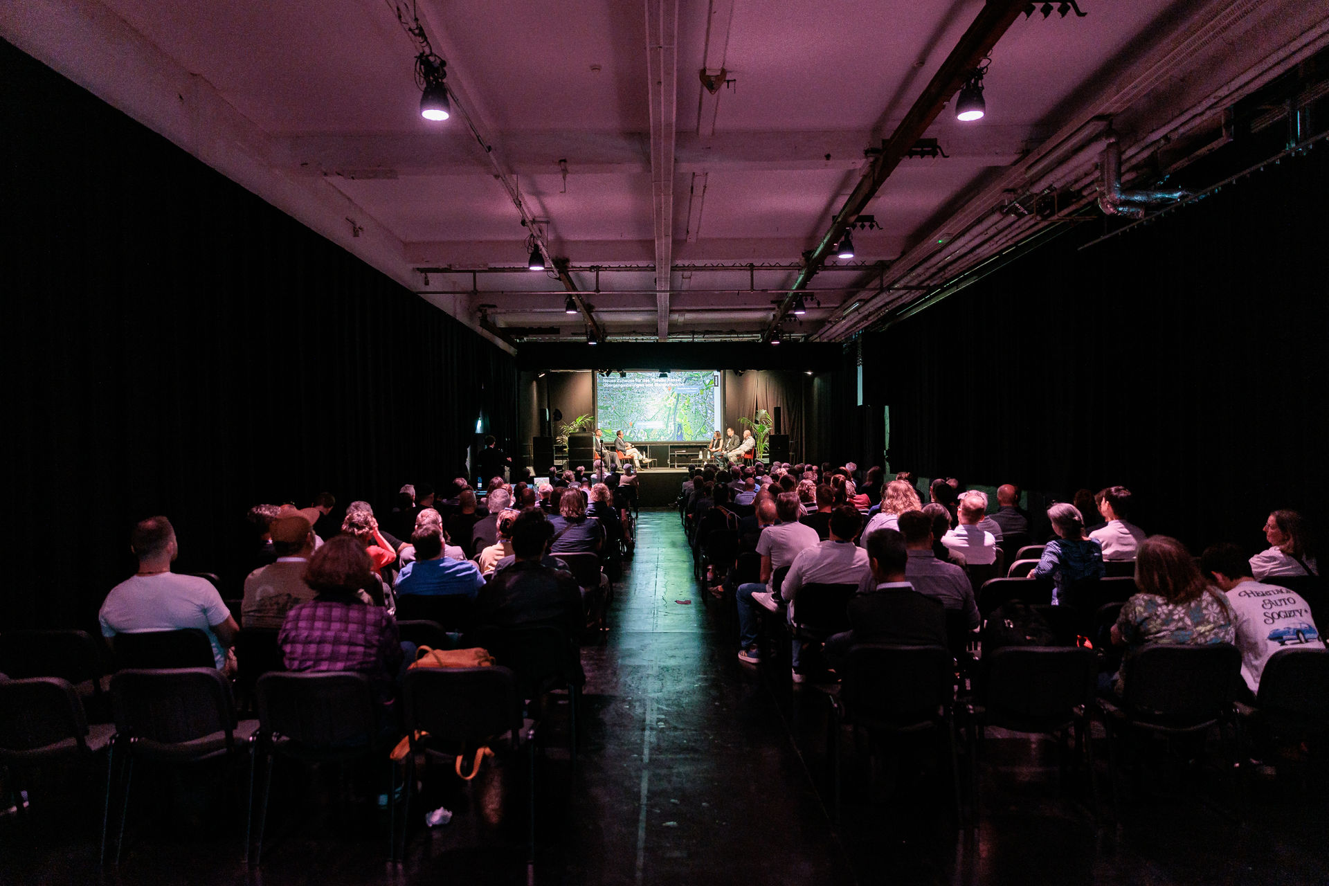 SHOWTECH 2025 – Messehalle & Networking